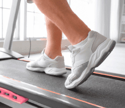 Walking on a treadmill - Vein Clinic